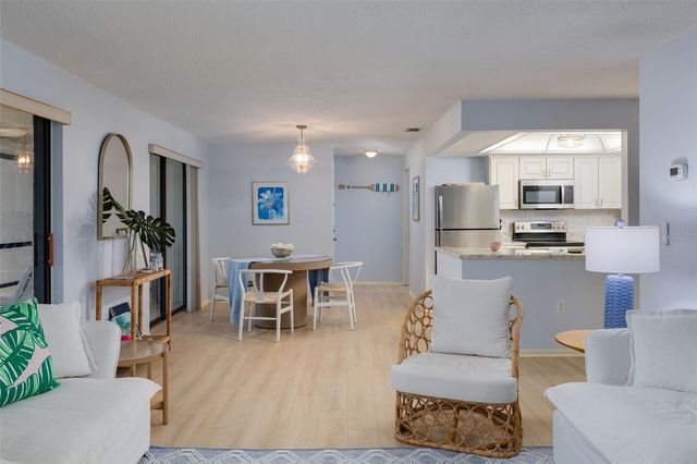 1727 LAKESIDE DRIVE 1718C, Venice, FL 34293