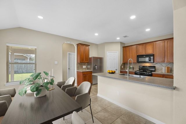 10910 Overland Trail Drive, Richmond, TX 77406