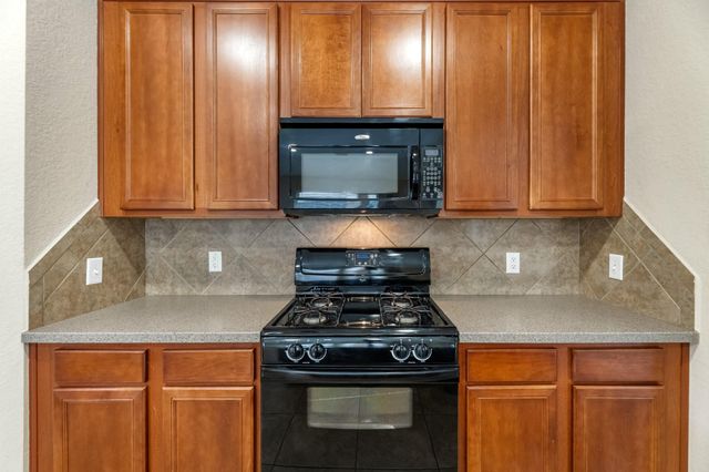 10910 Overland Trail Drive, Richmond, TX 77406