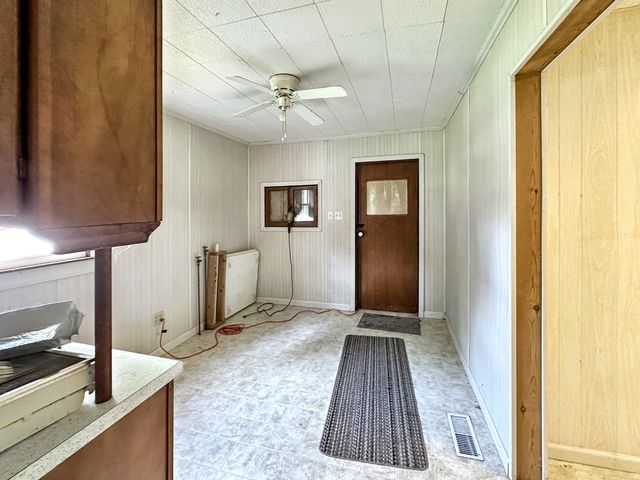 615 S Central Street, Gilman, IL 60938