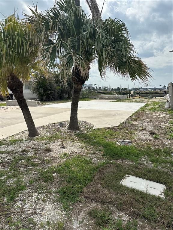 829 Oak ST, FORT MYERS BEACH, FL 33931 — exterior