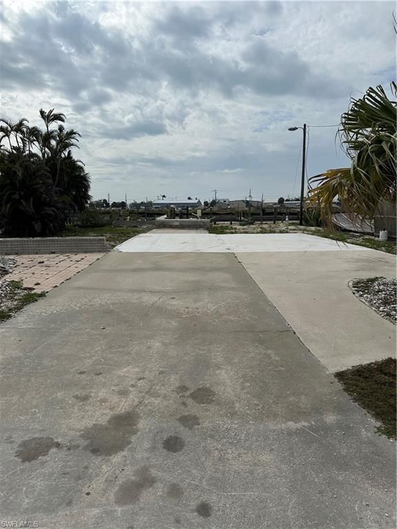 829 Oak ST, FORT MYERS BEACH, FL 33931 — photo 2