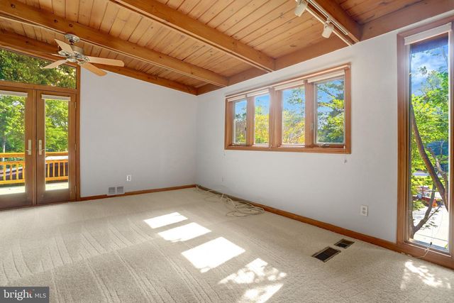 3020 PINE SPRING RD, Falls Church, VA 22042