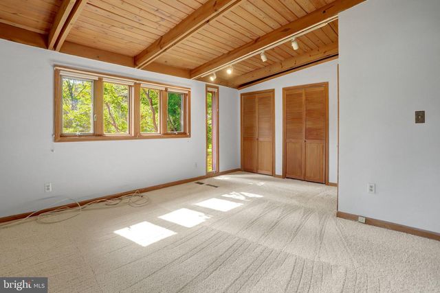 3020 PINE SPRING RD, Falls Church, VA 22042