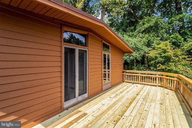 3020 PINE SPRING RD, Falls Church, VA 22042