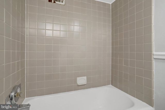 3020 PINE SPRING RD, Falls Church, VA 22042