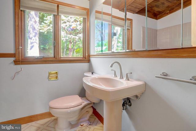 3020 PINE SPRING RD, Falls Church, VA 22042
