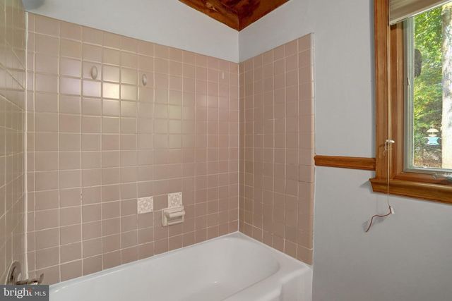 3020 PINE SPRING RD, Falls Church, VA 22042