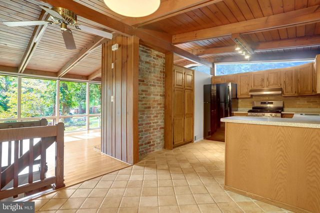 3020 PINE SPRING RD, Falls Church, VA 22042