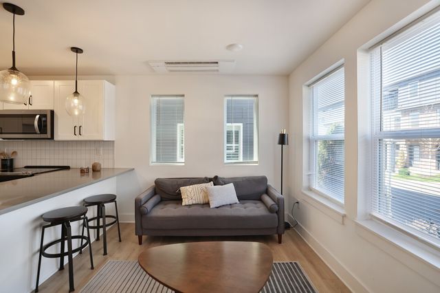 102 Duke St Apt 45, Nashville, TN 37207