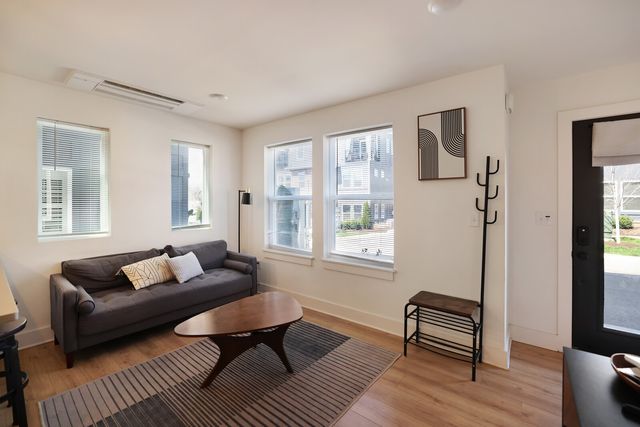 102 Duke St Apt 45, Nashville, TN 37207