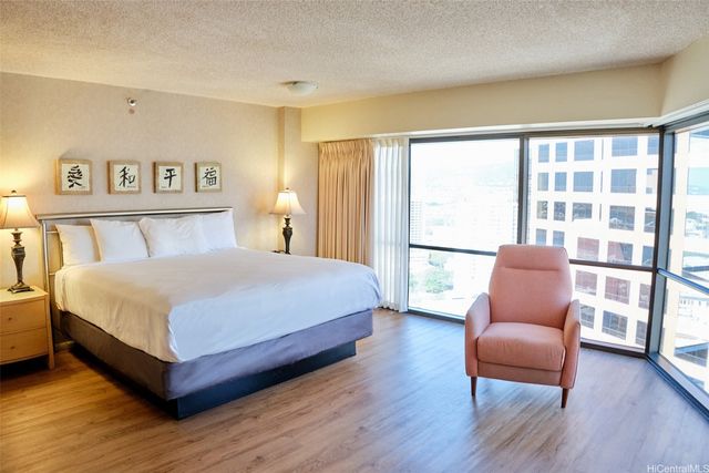 1088 Bishop Street 2712, Honolulu, HI 96813