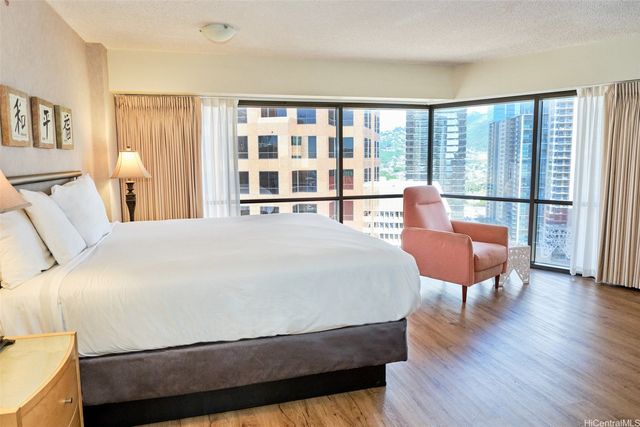 1088 Bishop Street 2712, Honolulu, HI 96813