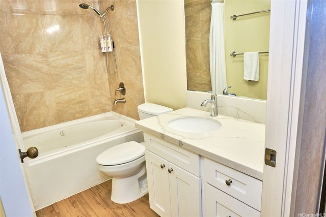 1088 Bishop Street 2712, Honolulu, HI 96813