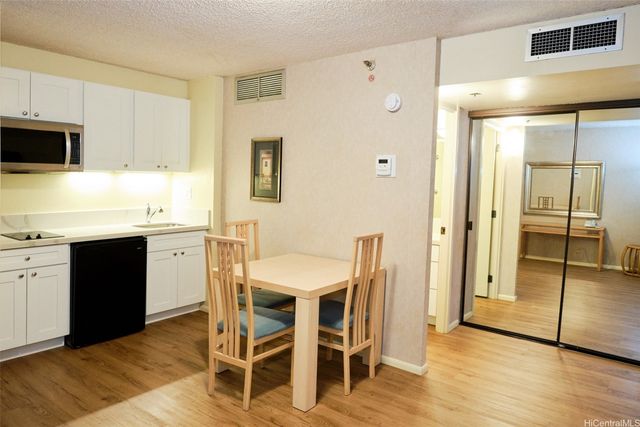 1088 Bishop Street 2712, Honolulu, HI 96813