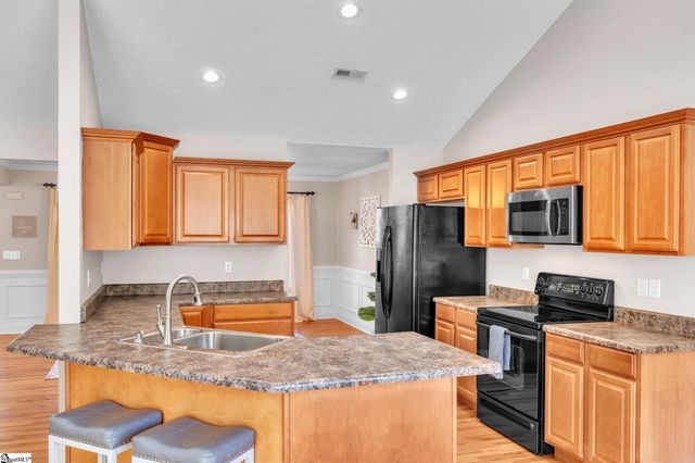58 Jude Court, Taylors, SC 29651