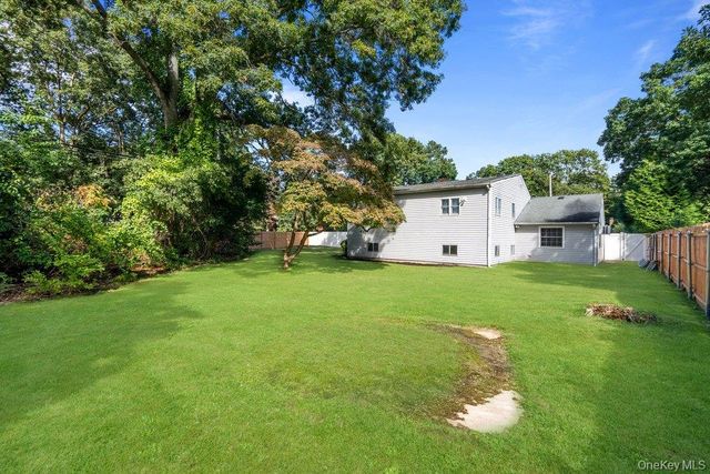 22 Half Moon Pond Road, Ridge, NY 11961