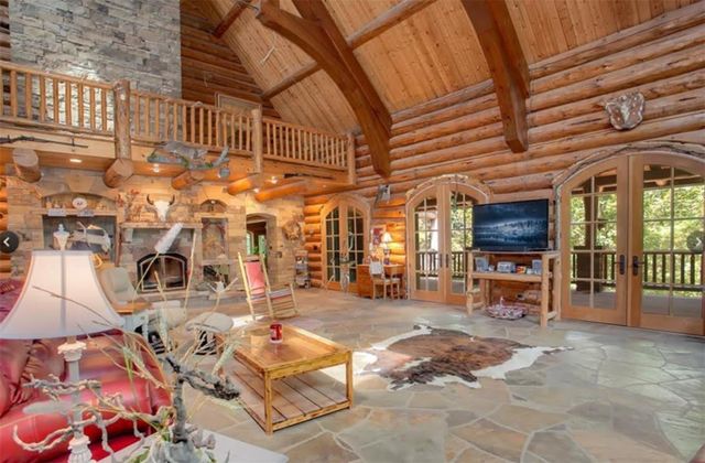 10831 & 10836 Bray Road, Elkins, AR 72727