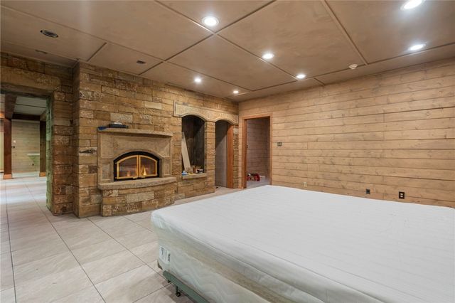 10831 & 10836 Bray Road, Elkins, AR 72727