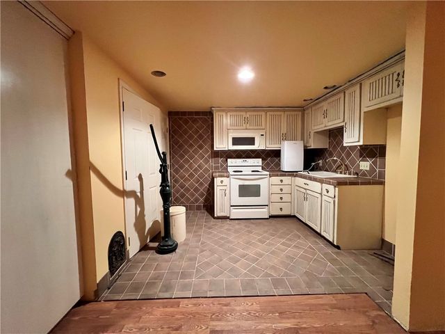 10831 & 10836 Bray Road, Elkins, AR 72727