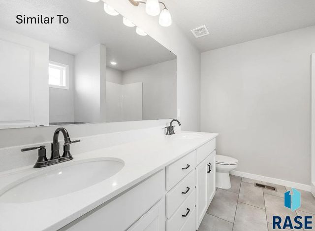 5925 S Coneflower Ave Avenue, Sioux Falls, SD 57108