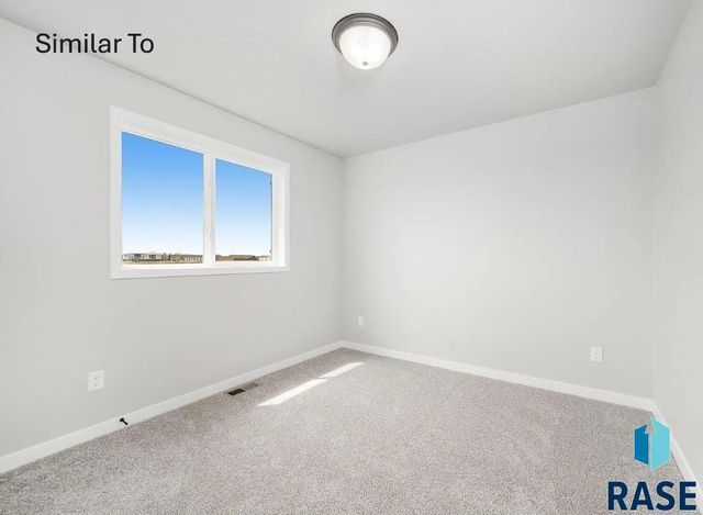 5925 S Coneflower Ave Avenue, Sioux Falls, SD 57108