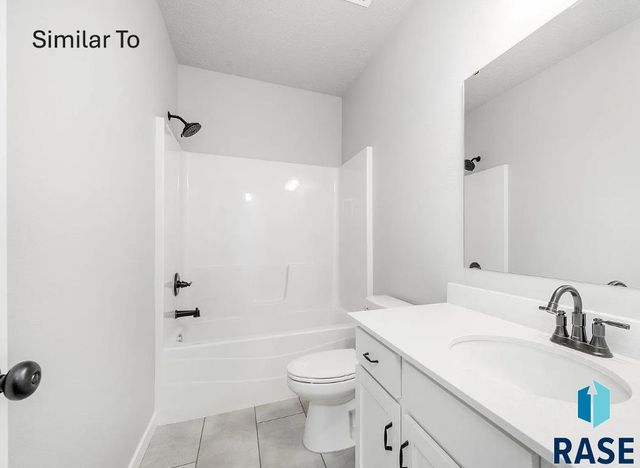 5925 S Coneflower Ave Avenue, Sioux Falls, SD 57108