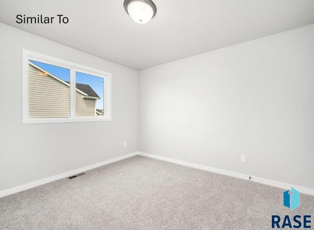 5925 S Coneflower Ave Avenue, Sioux Falls, SD 57108