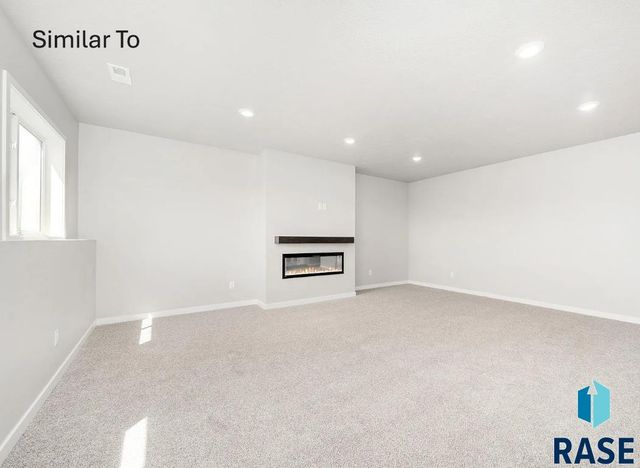 5925 S Coneflower Ave Avenue, Sioux Falls, SD 57108