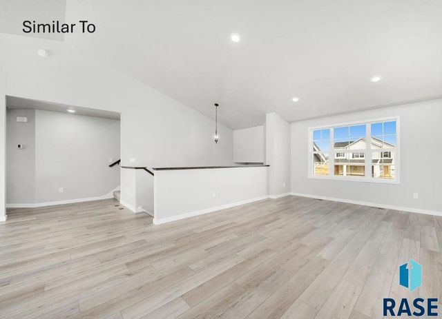 5925 S Coneflower Ave Avenue, Sioux Falls, SD 57108