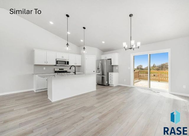 5925 S Coneflower Ave Avenue, Sioux Falls, SD 57108