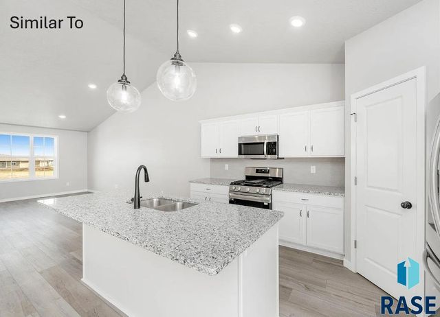 5925 S Coneflower Ave Avenue, Sioux Falls, SD 57108