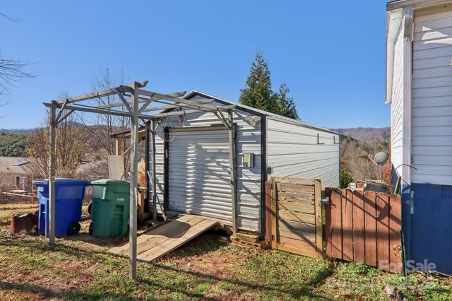 99 Colton Drive, Leicester, NC 28748