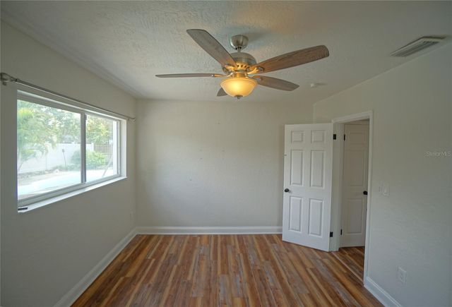 7325 10TH STREET N, St Petersburg, FL 33702