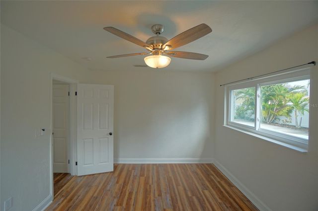 7325 10TH STREET N, St Petersburg, FL 33702