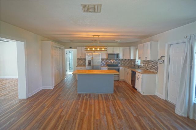 7325 10TH STREET N, St Petersburg, FL 33702