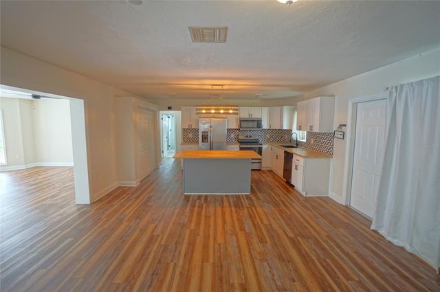 7325 10TH STREET N, St Petersburg, FL 33702