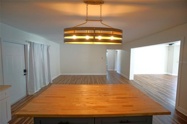 7325 10TH STREET N, St Petersburg, FL 33702