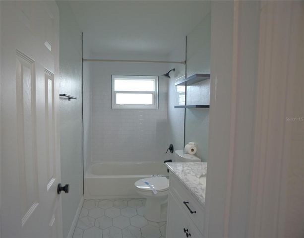 7325 10TH STREET N, St Petersburg, FL 33702