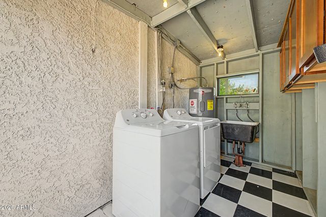 1221 E MESCAL Street, Phoenix, AZ 85020
