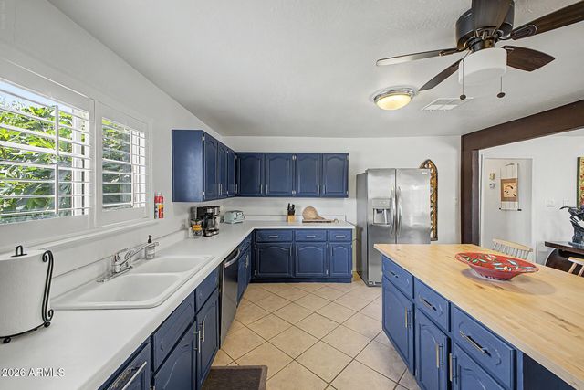 1221 E MESCAL Street, Phoenix, AZ 85020