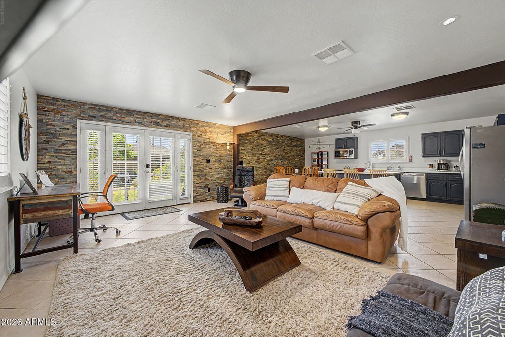1221 E MESCAL Street, Phoenix, AZ 85020