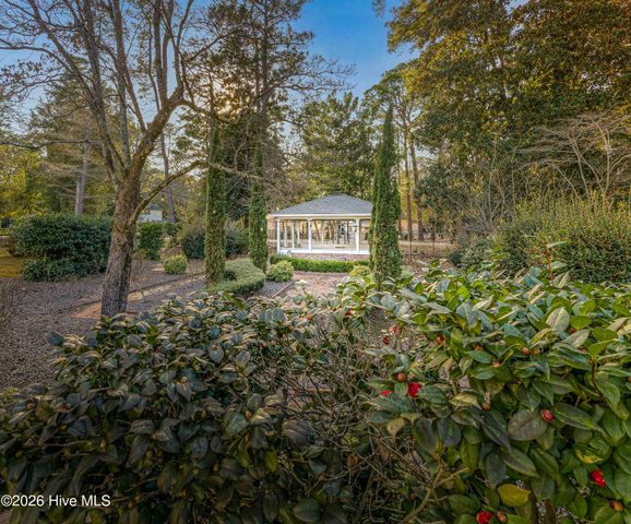 12 E Barrett Road, Pinehurst, NC 28374