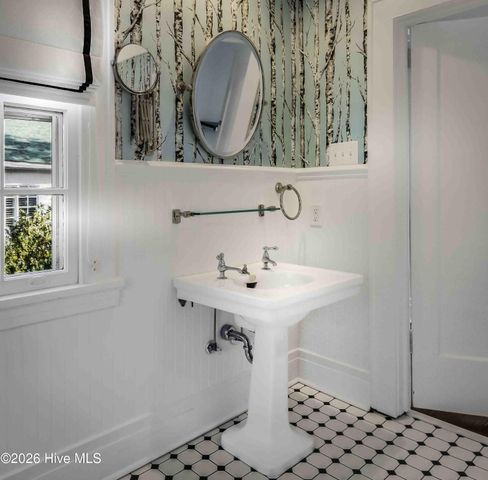 12 E Barrett Road, Pinehurst, NC 28374