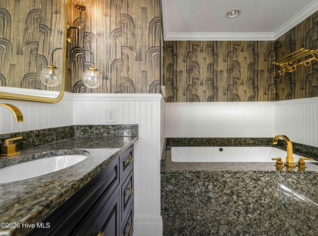 12 E Barrett Road, Pinehurst, NC 28374