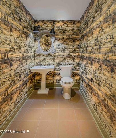 12 E Barrett Road, Pinehurst, NC 28374