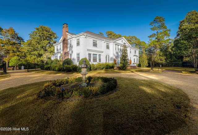 12 E Barrett Road, Pinehurst, NC 28374