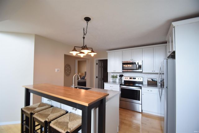 10272 SOUTH CHANNEL Drive, Syracuse, IN 46567
