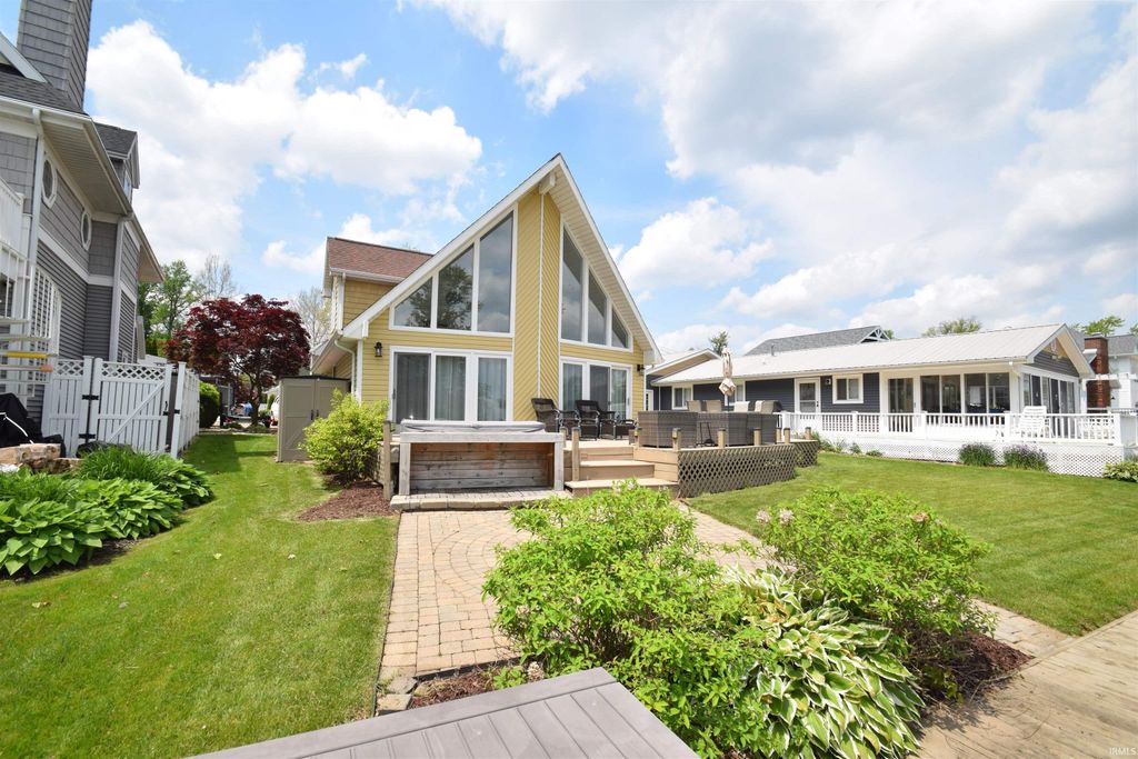 10272 SOUTH CHANNEL Drive, Syracuse, IN 46567