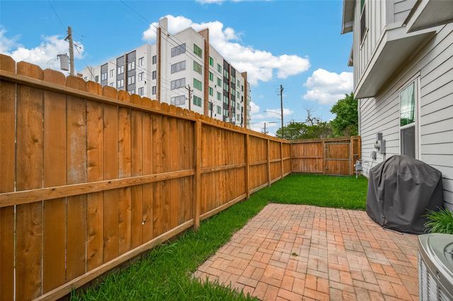 5202 Chandler Street, Houston, TX 77007